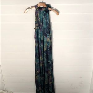 Sleeveless shoulder tie floor length dress